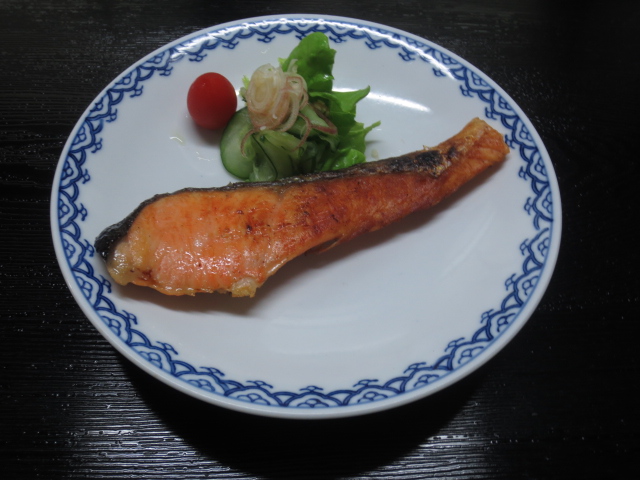 秘伝のタレ使用「鮭の炒めもの」